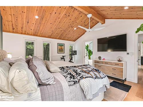 111 Castleview Road, The Blue Mountains, ON - Indoor Photo Showing Bedroom