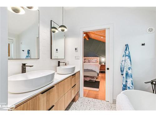 111 Castleview Road, The Blue Mountains, ON - Indoor Photo Showing Bathroom