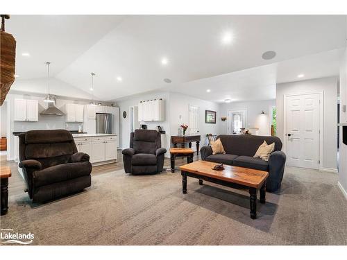 110 Evergreen Avenue, Tiny, ON - Indoor Photo Showing Living Room