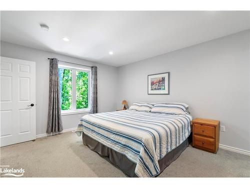 110 Evergreen Avenue, Tiny, ON - Indoor Photo Showing Bedroom