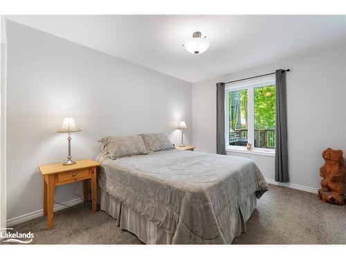 110 Evergreen Avenue, Tiny, ON - Indoor Photo Showing Bedroom