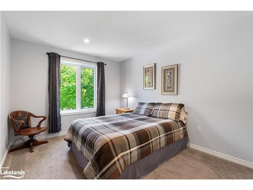 110 Evergreen Avenue, Tiny, ON - Indoor Photo Showing Bedroom