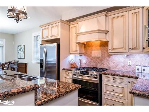 111 Earl Street, Wasaga Beach, ON - Indoor Photo Showing Kitchen With Stainless Steel Kitchen With Double Sink With Upgraded Kitchen