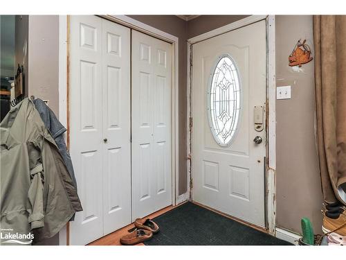 116 Smallman Drive, Wasaga Beach, ON - Indoor Photo Showing Living Room