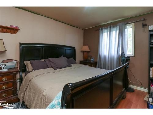 116 Smallman Drive, Wasaga Beach, ON - Indoor Photo Showing Bedroom