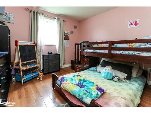 116 Smallman Drive, Wasaga Beach, ON - Indoor Photo Showing Bedroom