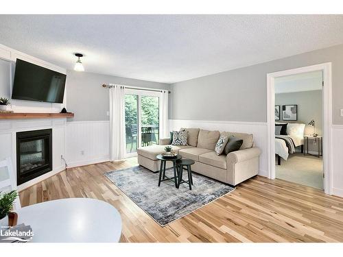 121-55 Trott Boulevard, Collingwood, ON - Indoor Photo Showing Living Room With Fireplace