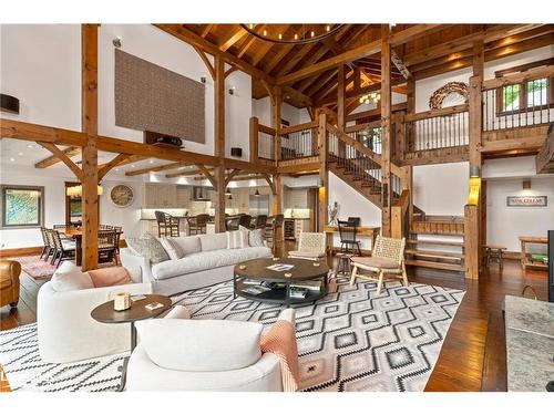 84 Bigwin Island, Lake Of Bays, ON - Indoor Photo Showing Living Room