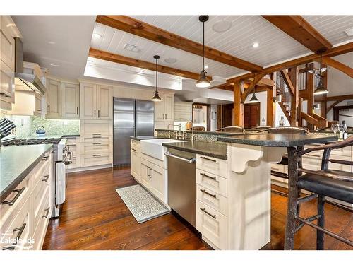 84 Bigwin Island, Lake Of Bays, ON - Indoor Photo Showing Kitchen With Upgraded Kitchen