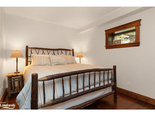 84 Bigwin Island, Lake Of Bays, ON - Indoor Photo Showing Bedroom