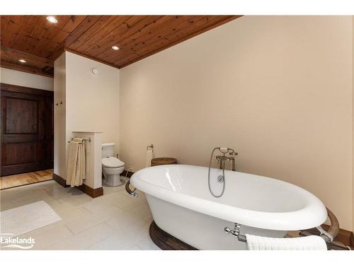 84 Bigwin Island, Lake Of Bays, ON - Indoor Photo Showing Bathroom