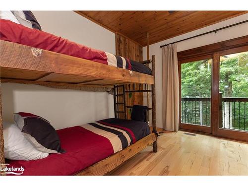 84 Bigwin Island, Lake Of Bays, ON - Indoor Photo Showing Bedroom