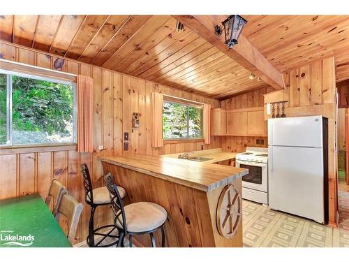 785 Harrison Trail, Georgian Bay Twp, ON - Indoor Photo Showing Kitchen