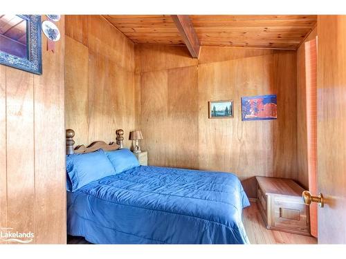 785 Harrison Trail, Georgian Bay Twp, ON - Indoor Photo Showing Bedroom