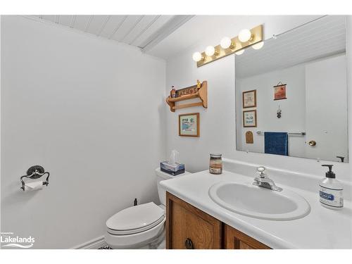 652 North Waseosa Lake Road, Huntsville, ON - Indoor Photo Showing Bathroom
