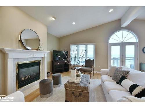 46 William Avenue, Wasaga Beach, ON - Indoor Photo Showing Living Room With Fireplace