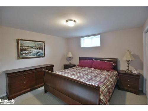 46 William Avenue, Wasaga Beach, ON - Indoor Photo Showing Bedroom