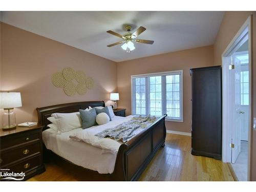 46 William Avenue, Wasaga Beach, ON - Indoor Photo Showing Bedroom