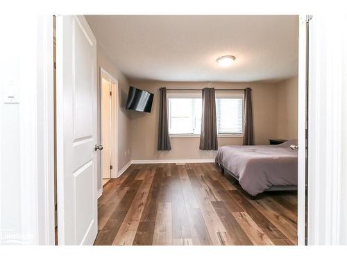 97 Tracey Lane, Collingwood, ON - Indoor Photo Showing Bedroom