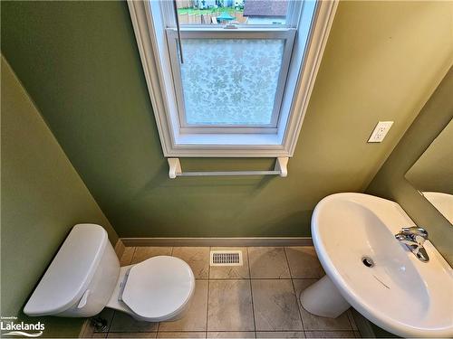 44 Nicole Park Court, Bracebridge, ON - Indoor Photo Showing Bathroom