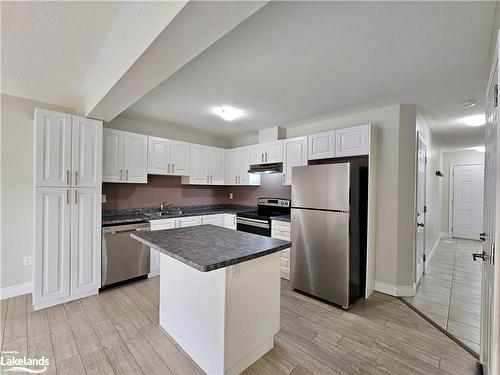 44 Nicole Park Court, Bracebridge, ON - Indoor Photo Showing Kitchen With Stainless Steel Kitchen With Double Sink