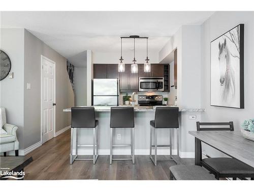 373 Mariners Way, Collingwood, ON - Indoor Photo Showing Kitchen With Stainless Steel Kitchen With Upgraded Kitchen