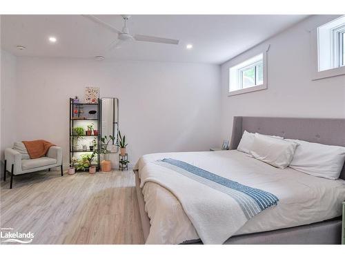 1068 Xavier Street, Gravenhurst, ON - Indoor Photo Showing Bedroom