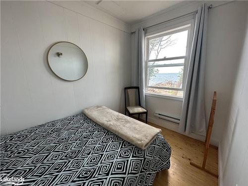 80 Constance Boulevard, Wasaga Beach, ON - Indoor Photo Showing Bedroom