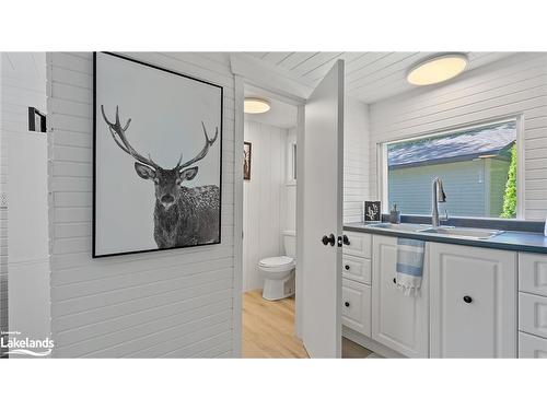 1029 Beadale Lane, Gravenhurst, ON - Indoor Photo Showing Bathroom