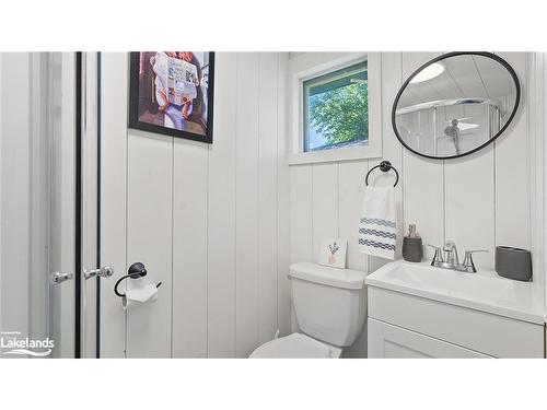 1029 Beadale Lane, Gravenhurst, ON - Indoor Photo Showing Bathroom