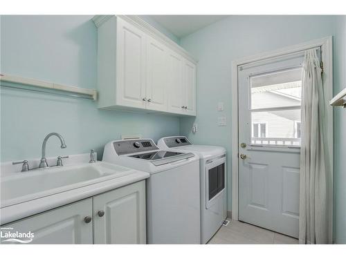 91 Mary Jane Road, Tiny, ON - Indoor Photo Showing Laundry Room