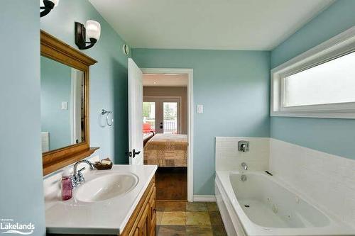 117 Stanley Street, Collingwood, ON - Indoor Photo Showing Bathroom