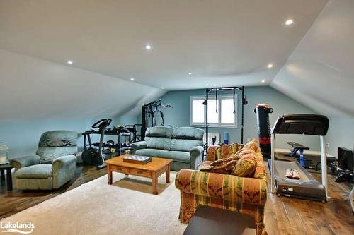 117 Stanley Street, Collingwood, ON - Indoor Photo Showing Living Room