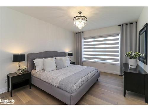 370 Ramblewood Drive, Wasaga Beach, ON - Indoor Photo Showing Bedroom
