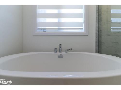 370 Ramblewood Drive, Wasaga Beach, ON - Indoor Photo Showing Bathroom
