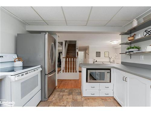 571 Fowlers Road, Huntsville, ON - Indoor Photo Showing Kitchen