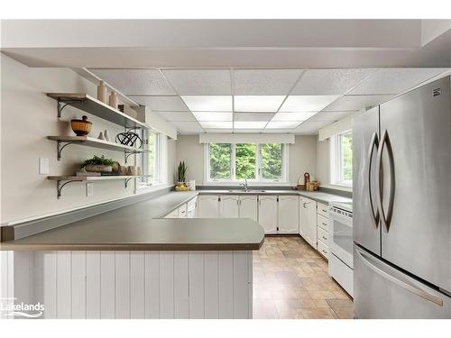 571 Fowlers Road, Huntsville, ON - Indoor Photo Showing Kitchen