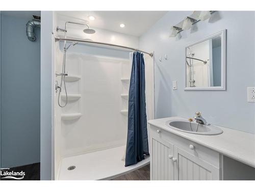 571 Fowlers Road, Huntsville, ON - Indoor Photo Showing Bathroom