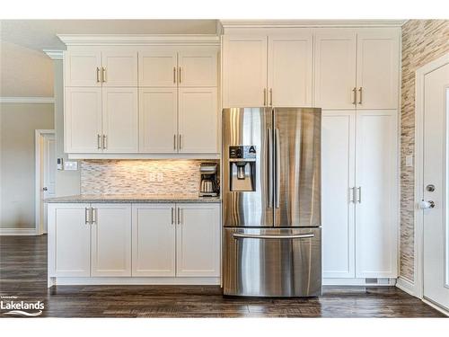 32 Tona Trail, Wasaga Beach, ON - Indoor Photo Showing Kitchen