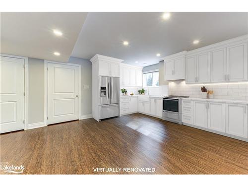 32 Tona Trail, Wasaga Beach, ON - Indoor Photo Showing Kitchen