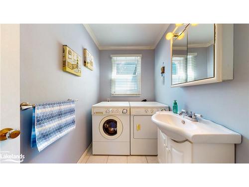 46 Erie Street, Collingwood, ON - Indoor Photo Showing Laundry Room