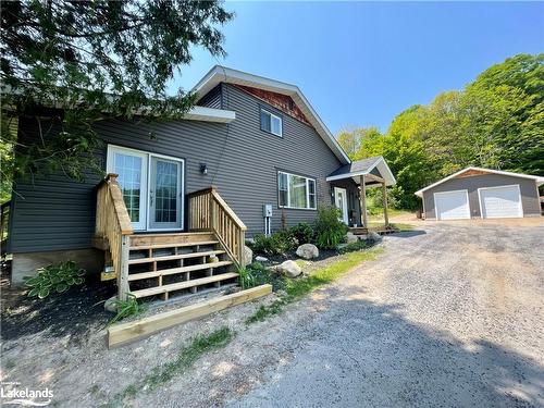 1067 North Mary Lake Road, Huntsville, ON - Outdoor