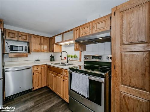 551 David Street E, Gravenhurst, ON - Indoor Photo Showing Kitchen With Double Sink