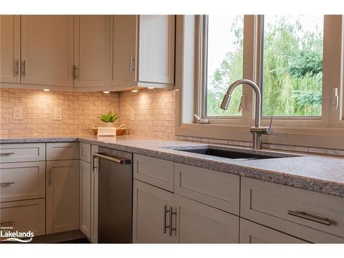 160 Robertson Avenue, Meaford Municipality, ON - Indoor Photo Showing Kitchen With Upgraded Kitchen