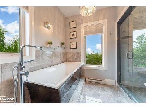 160 Robertson Avenue, Meaford Municipality, ON - Indoor Photo Showing Bathroom