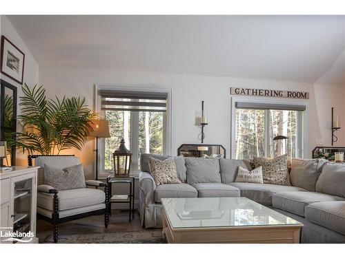 149 Bowyer Road W, Huntsville, ON - Indoor Photo Showing Living Room