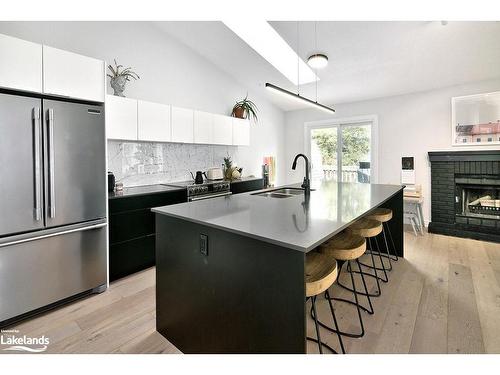 122-150 Victoria Street S, Thornbury, ON - Indoor Photo Showing Kitchen With Double Sink With Upgraded Kitchen