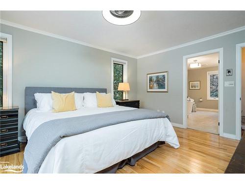 110 Scotts Court, The Blue Mountains, ON - Indoor Photo Showing Bedroom