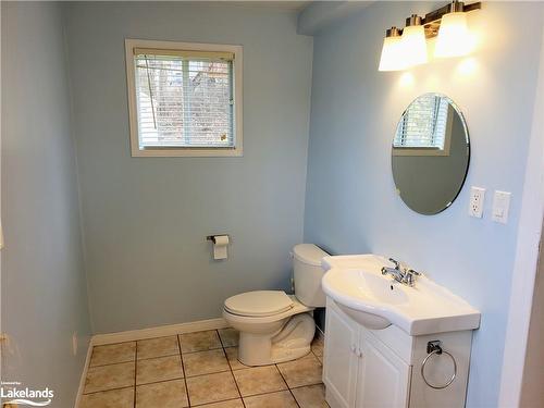 19 Lansdowne Street W, Huntsville, ON - Indoor Photo Showing Bathroom