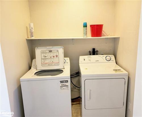19 Lansdowne Street W, Huntsville, ON - Indoor Photo Showing Laundry Room